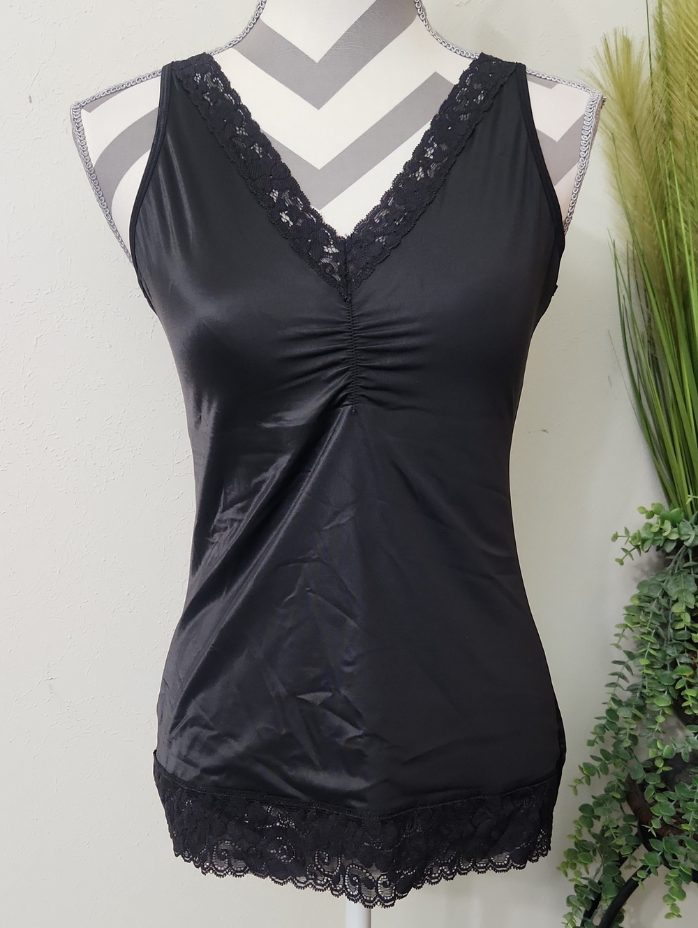Ruby Ribbon Black Lace V-Neck Chemise